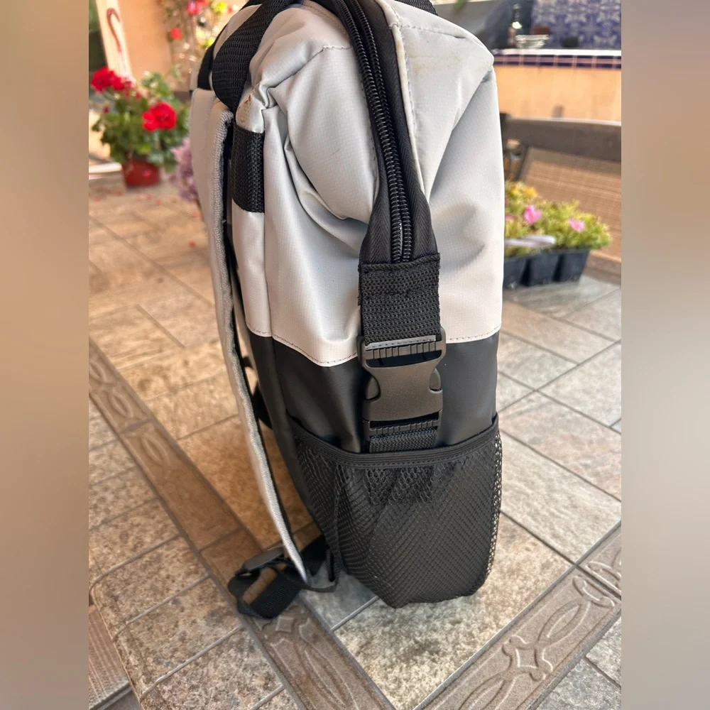 NWT Las Vegas Raiders Cooler Backpack